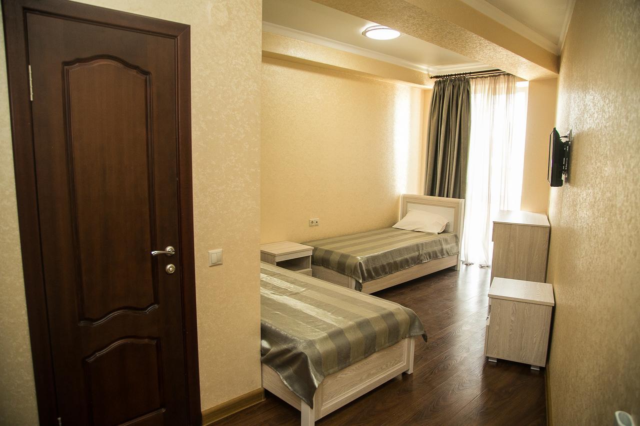Gega Hotel Gagra Exterior photo